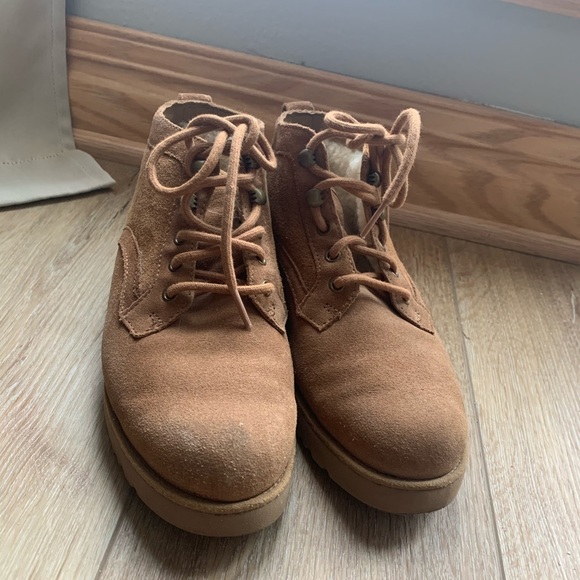 Bethany UGGs - Picture 2 of 5